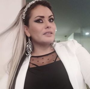 Meet your Posher, Yaneth